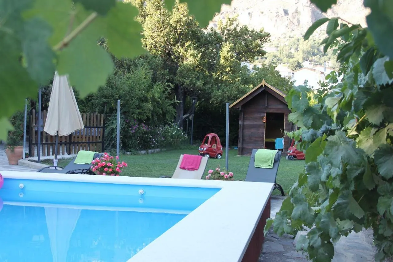 Casa Rural Olivillas Garden-Sierra Nevada Guejar Sierra